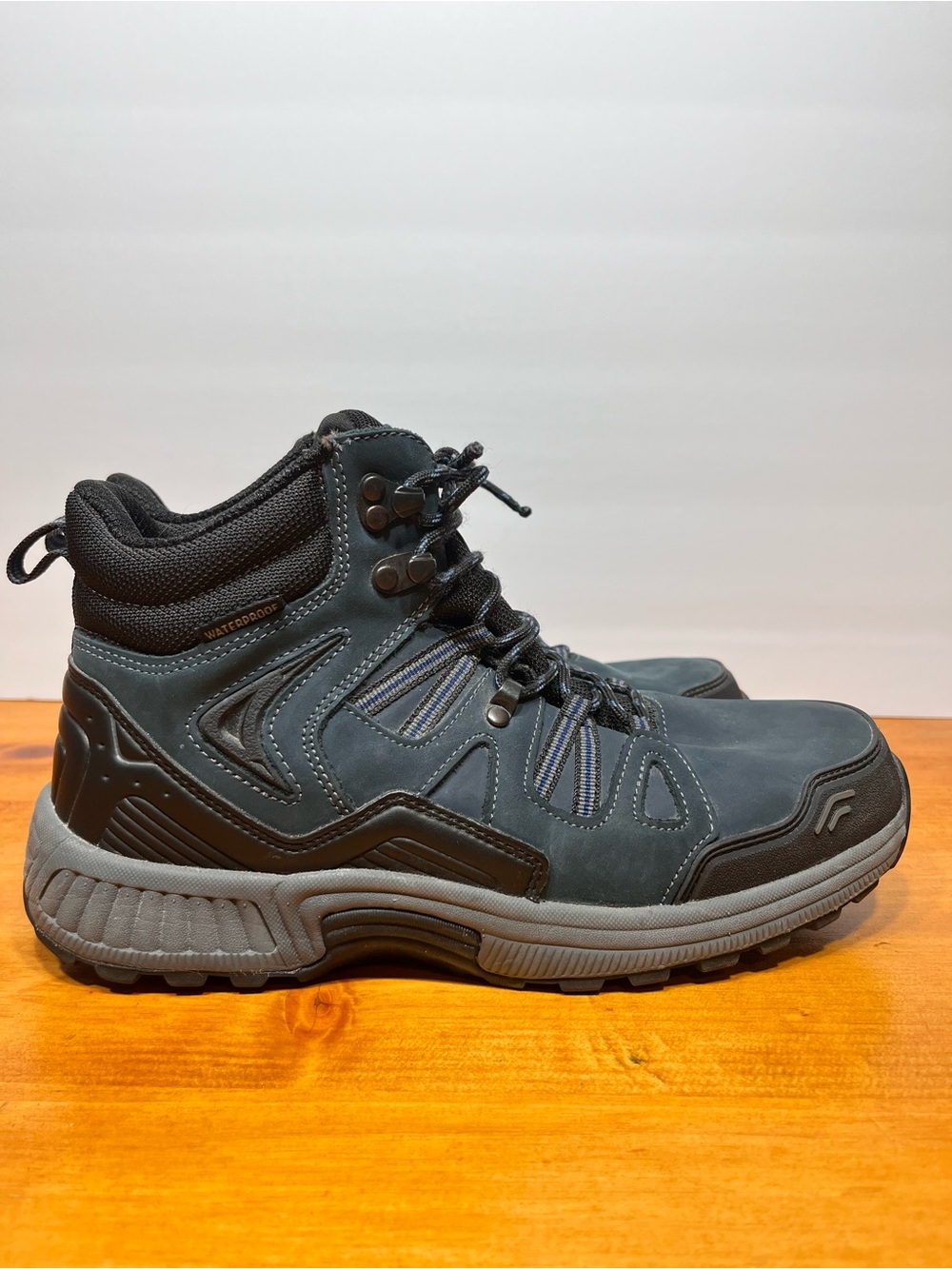 Women’s OrthoFeet Waterproof Hiking Boots